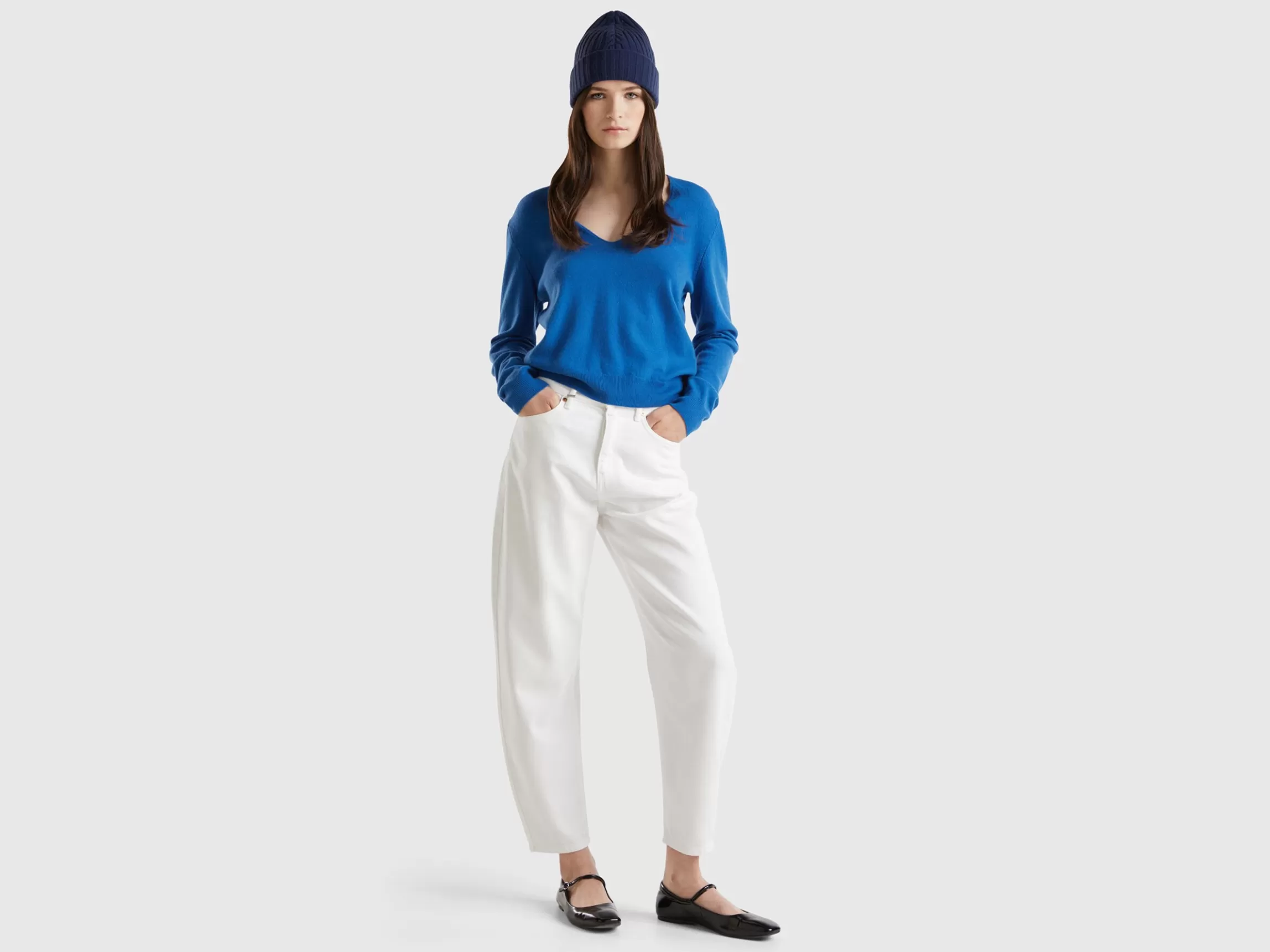 United Colors of Benetton V-neck sweater in pure Merino wool