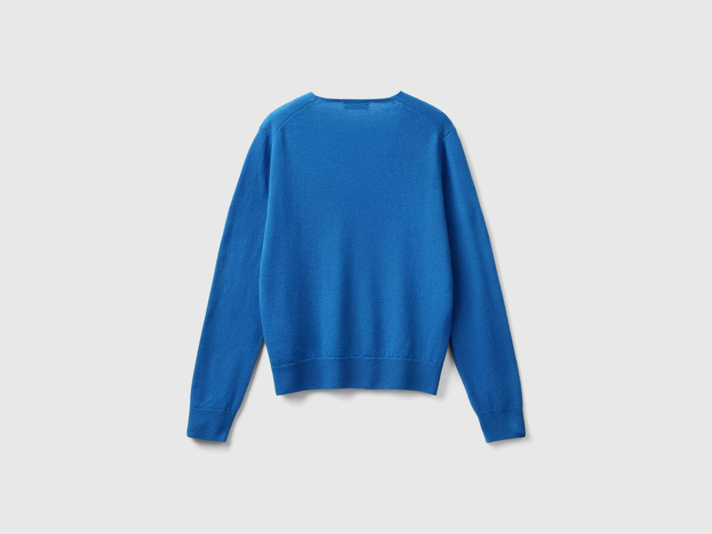 United Colors of Benetton V-neck sweater in pure Merino wool