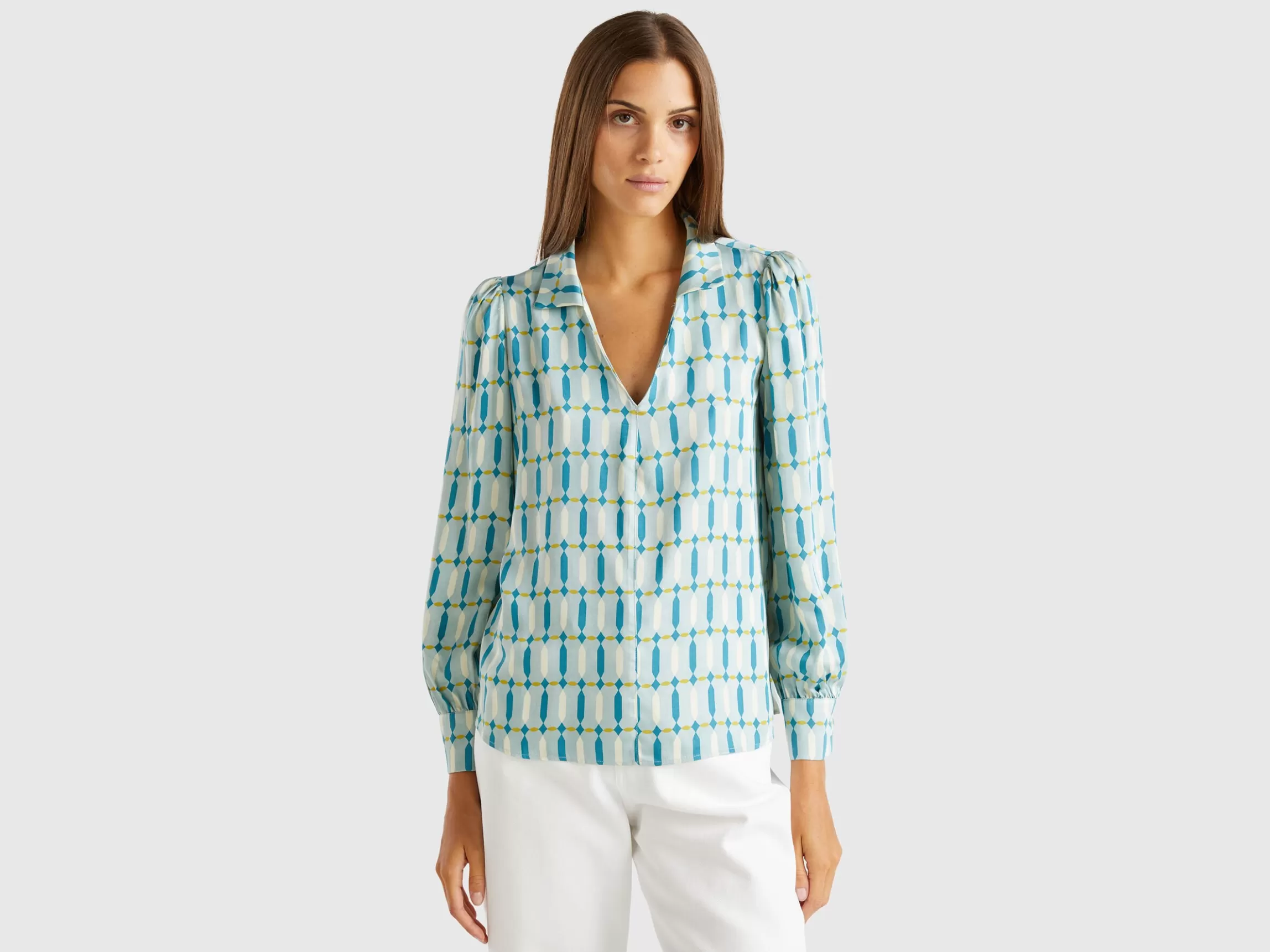 United Colors of Benetton Blouse in satin with geometric pattern