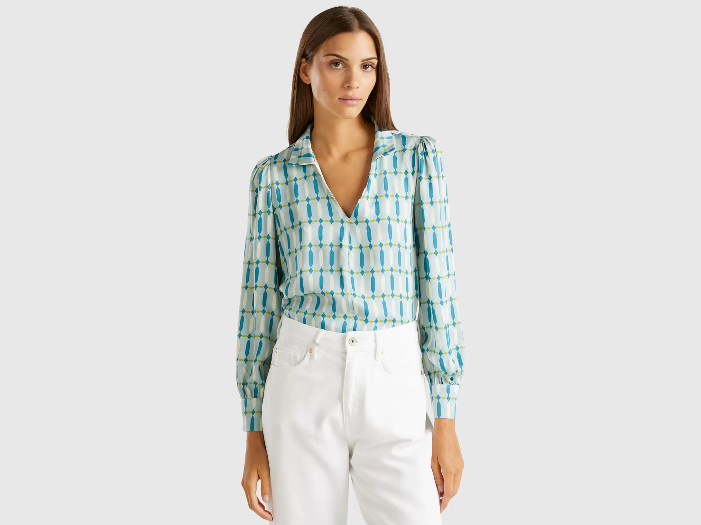 United Colors of Benetton Blouse in satin with geometric pattern