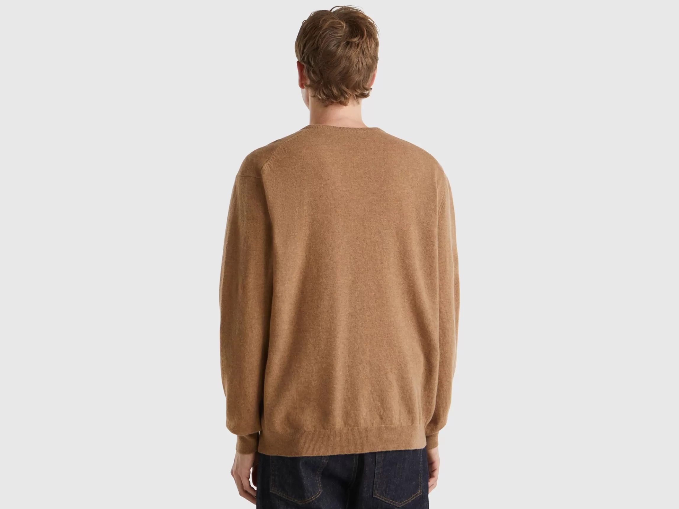 United Colors of Benetton V-neck sweater in pure Merino wool