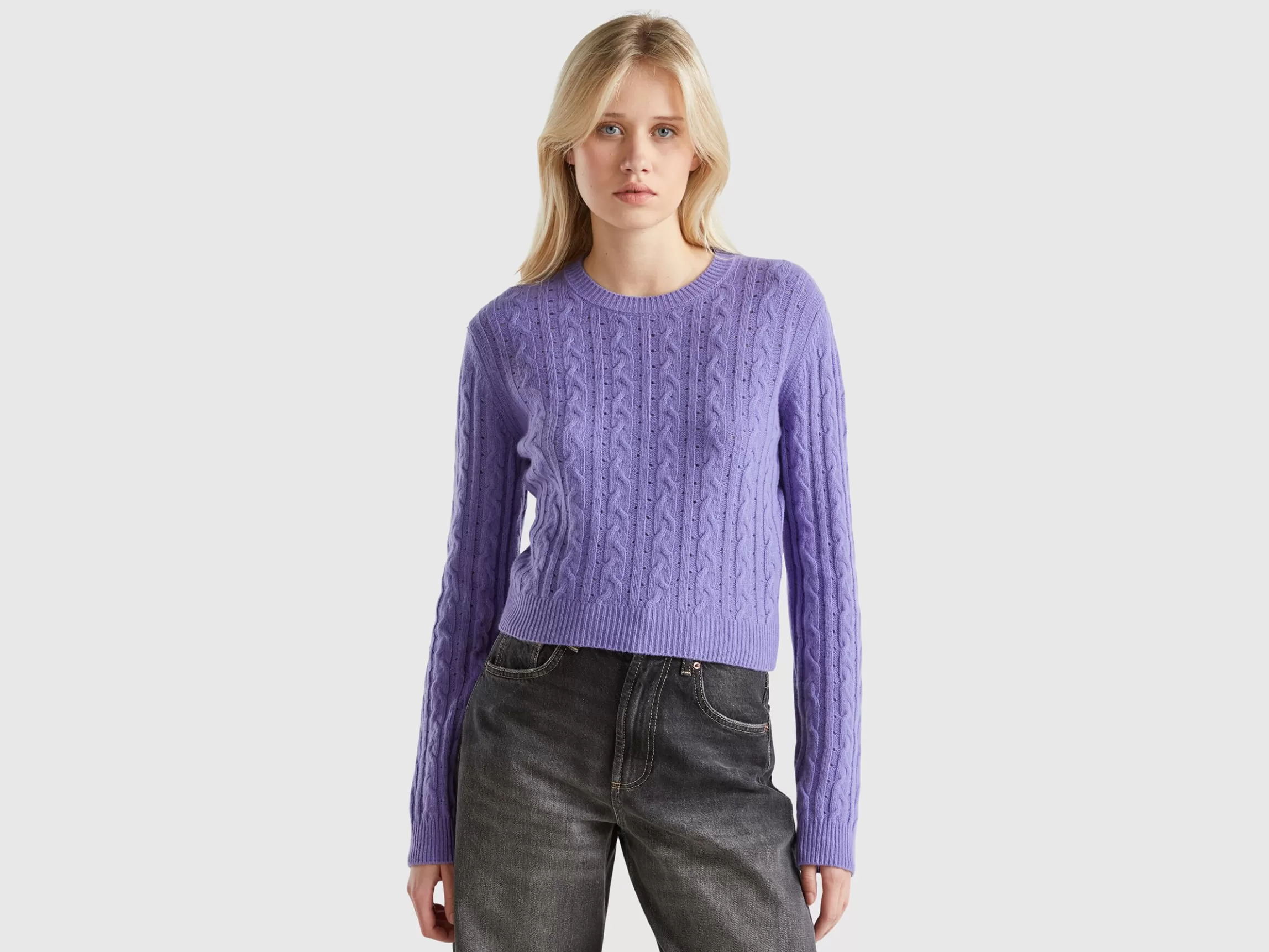 United Colors of Benetton Cropped sweater with cable knit and perforations