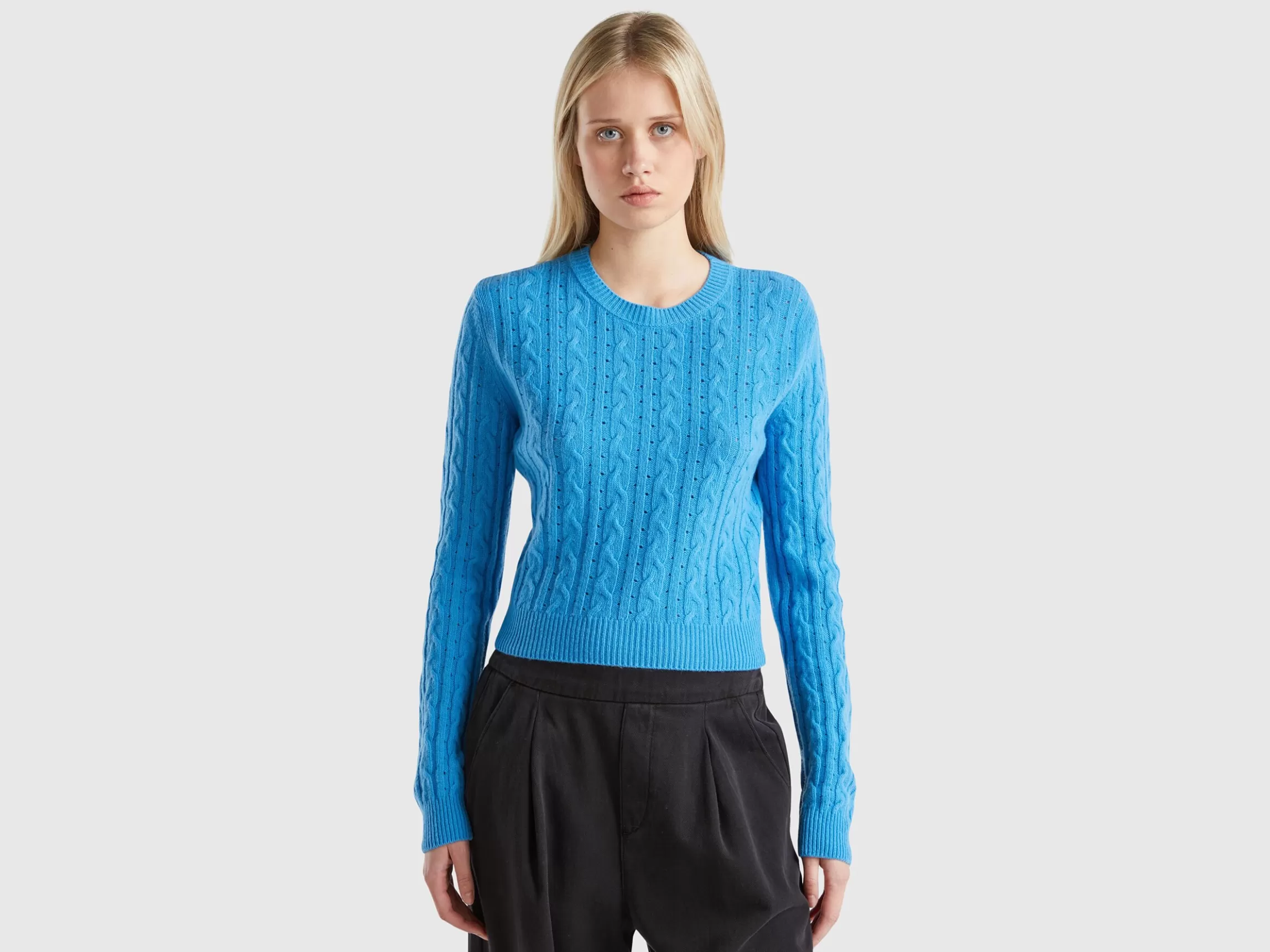 United Colors of Benetton Cropped sweater with cable knit and perforations