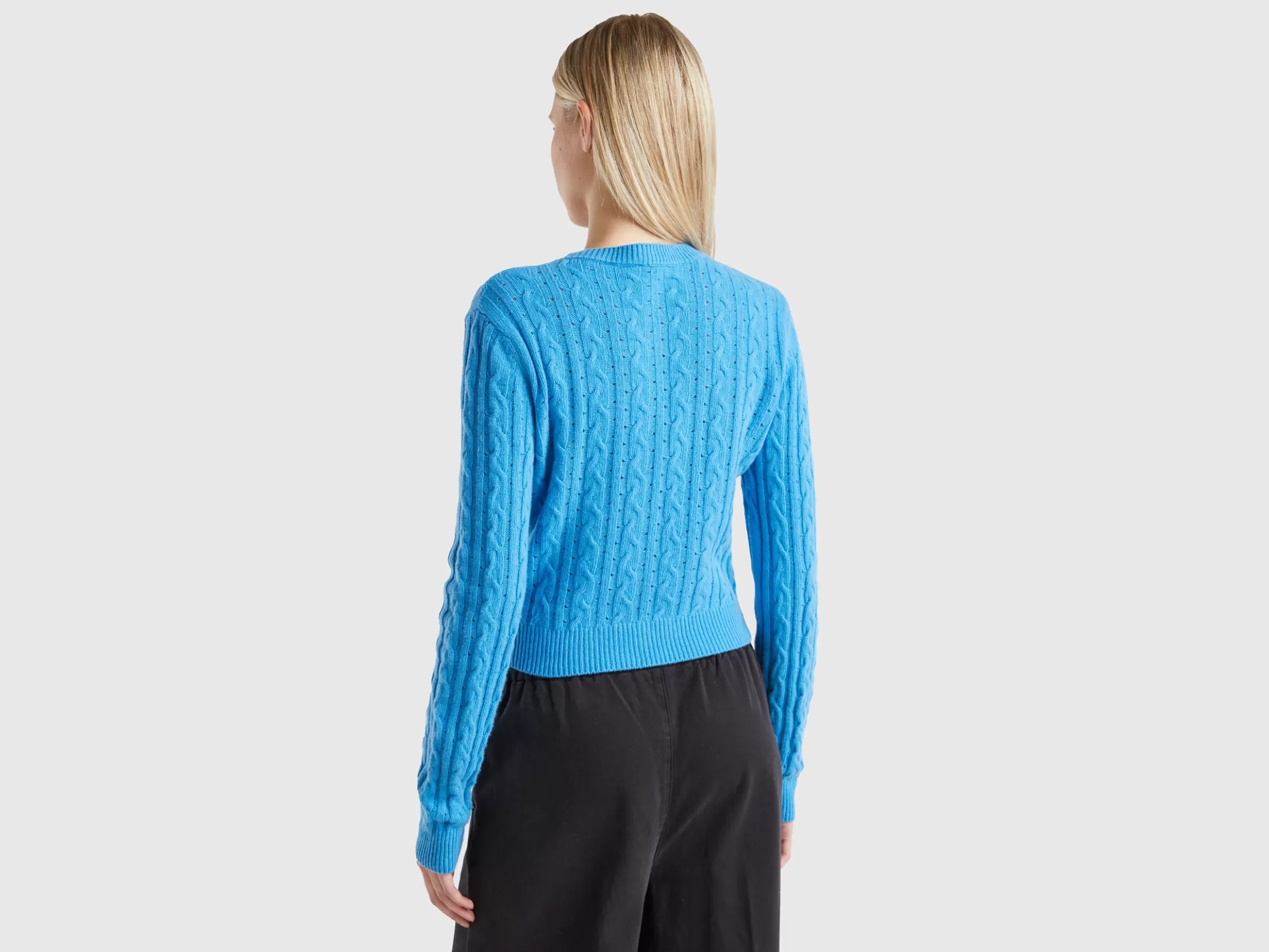 United Colors of Benetton Cropped sweater with cable knit and perforations