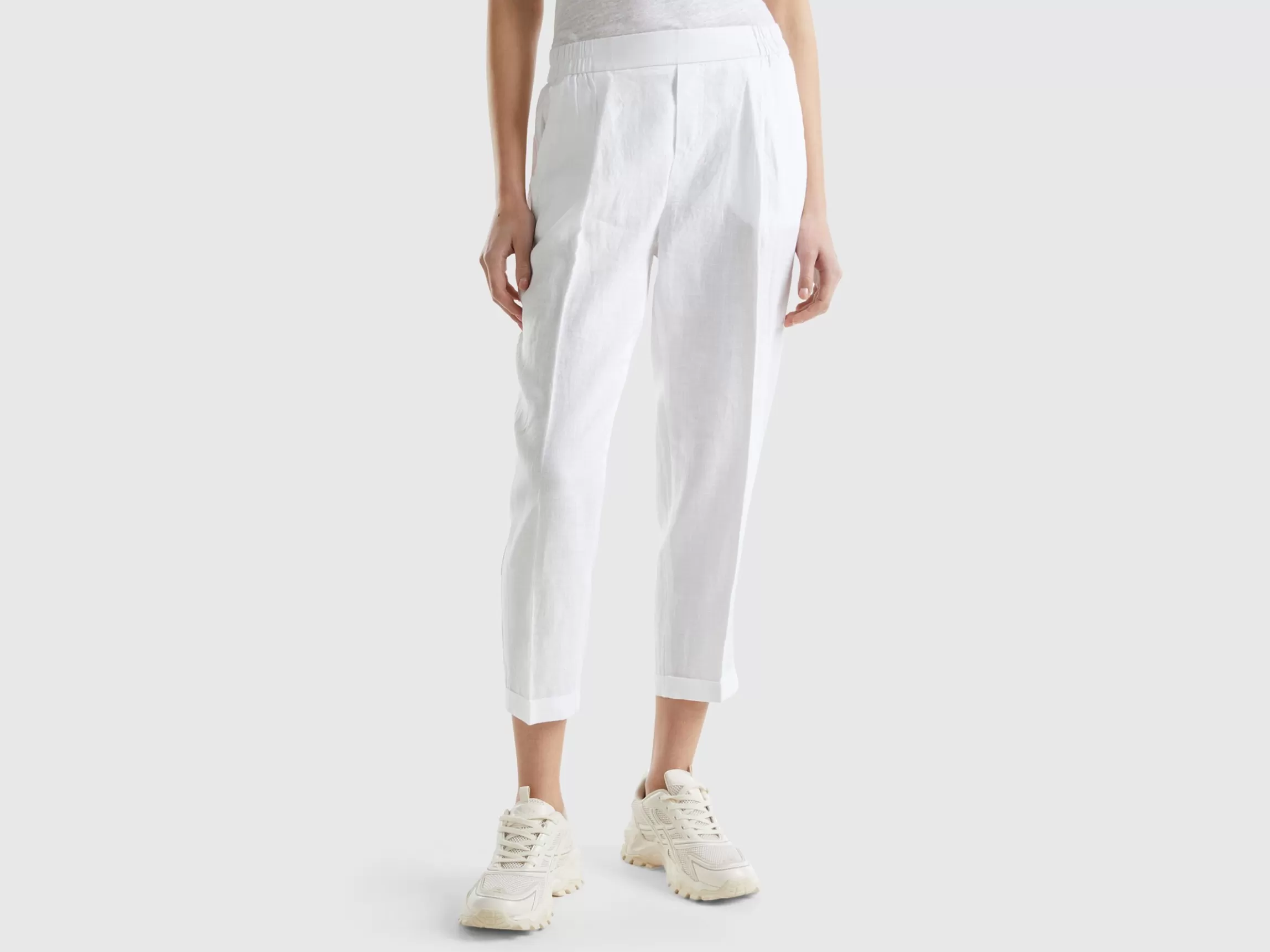 United Colors of Benetton Cropped trousers in 100% linen