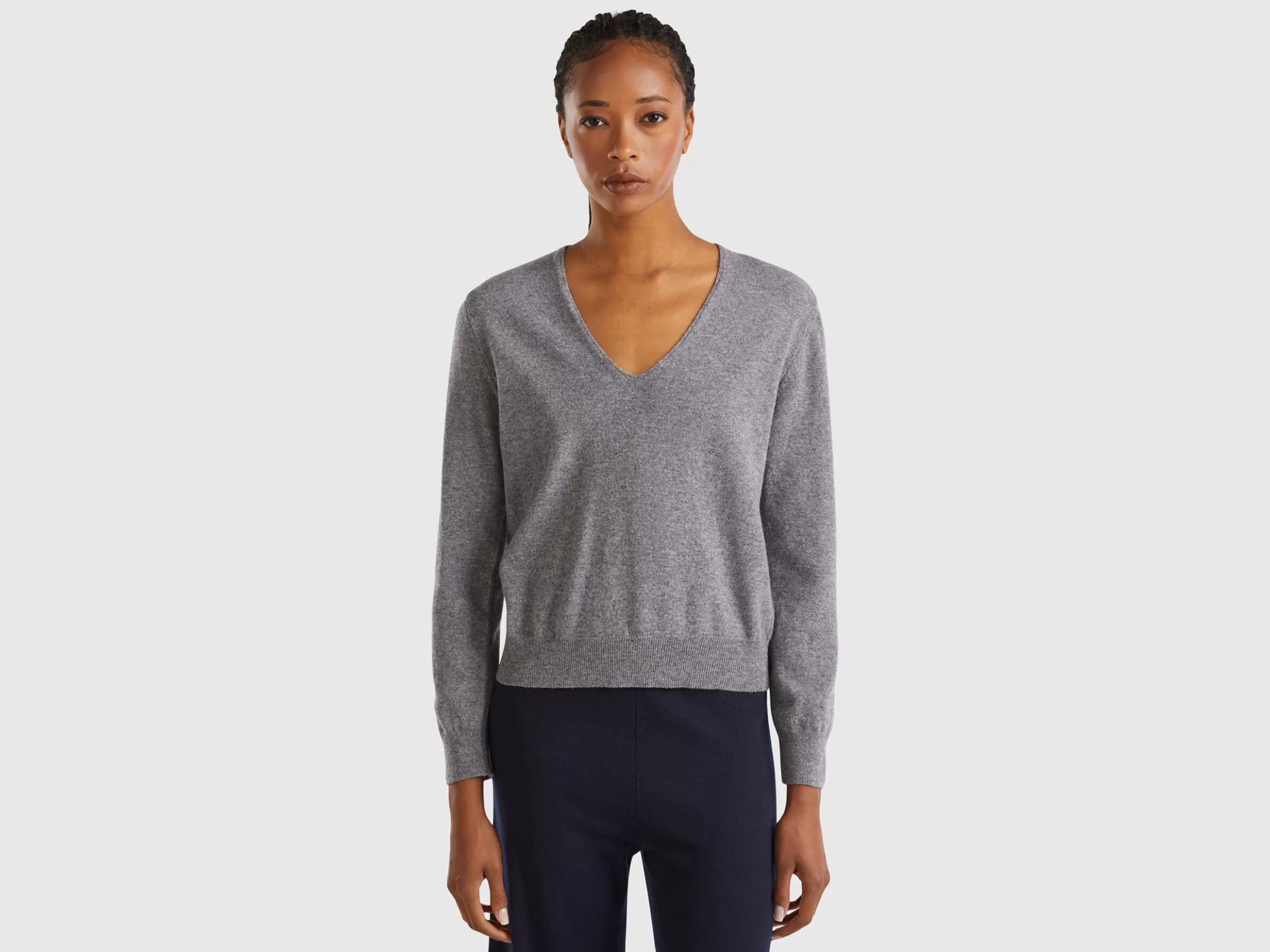 United Colors of Benetton V-neck sweater in pure Merino wool