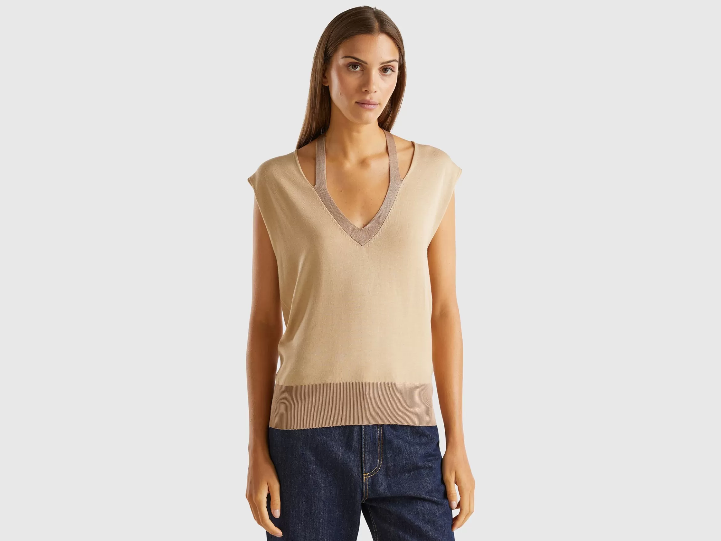 United Colors of Benetton Flowy sweater with V-neck and laces