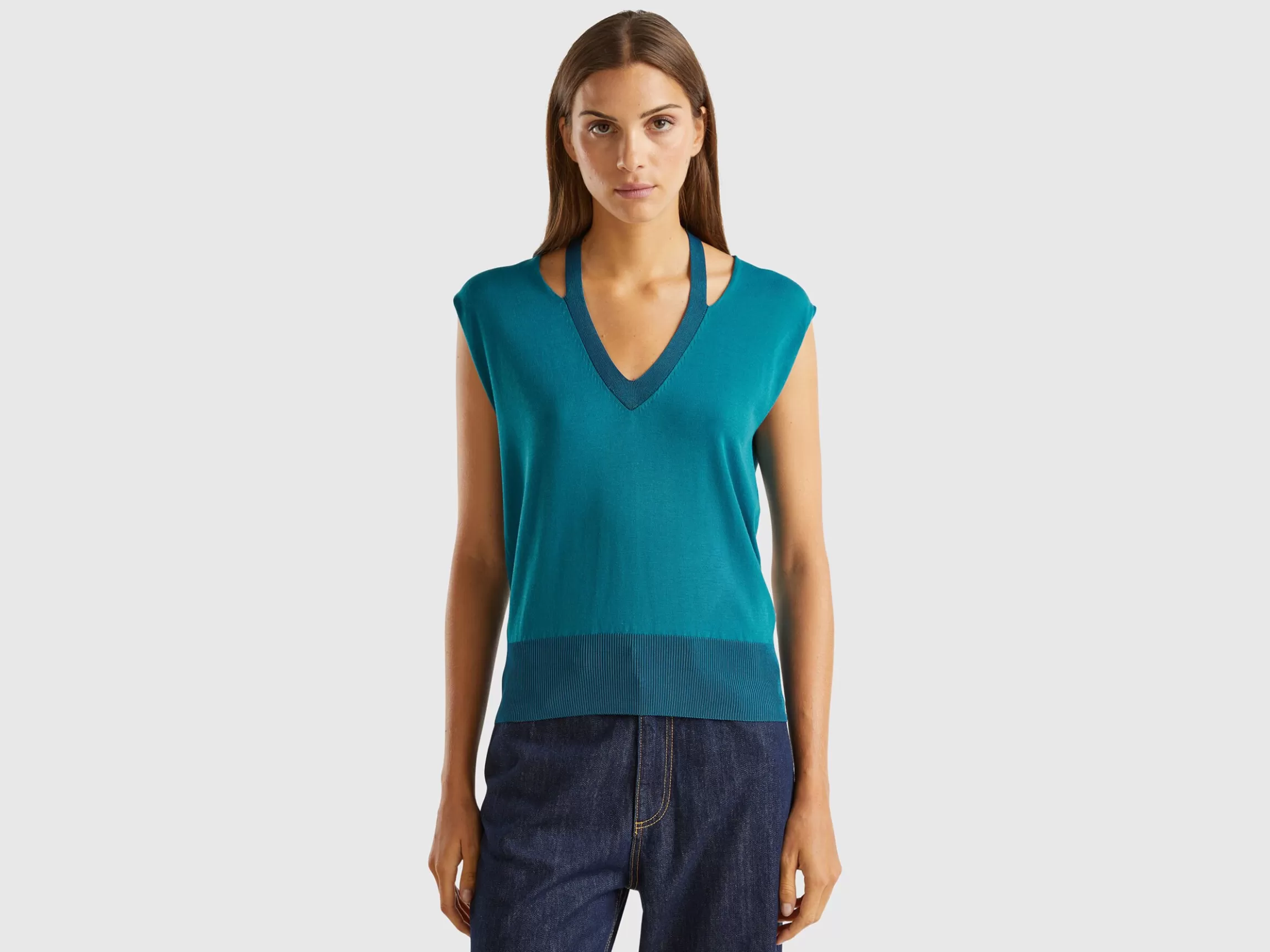 United Colors of Benetton Flowy sweater with V-neck and laces