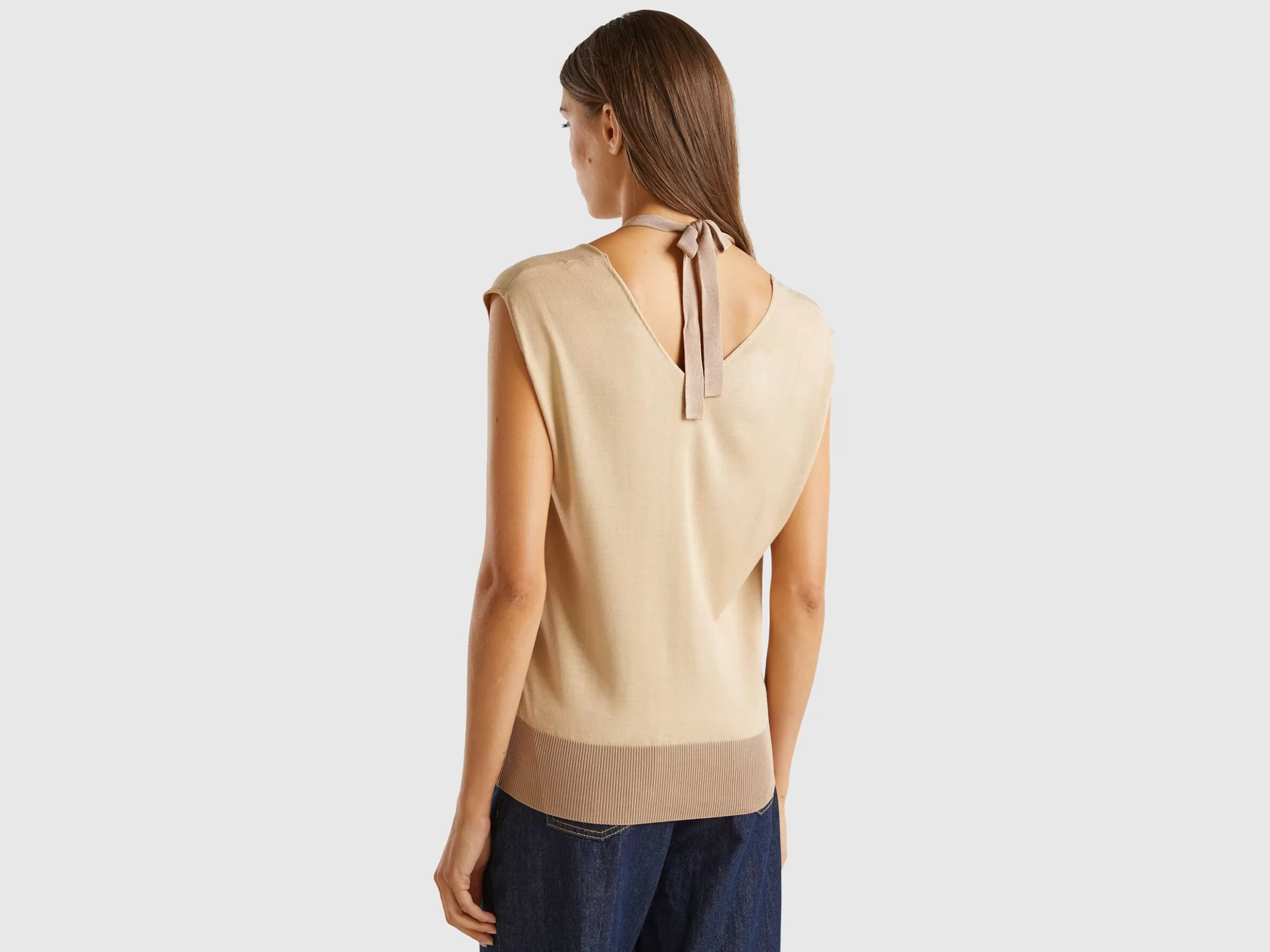 United Colors of Benetton Flowy sweater with V-neck and laces