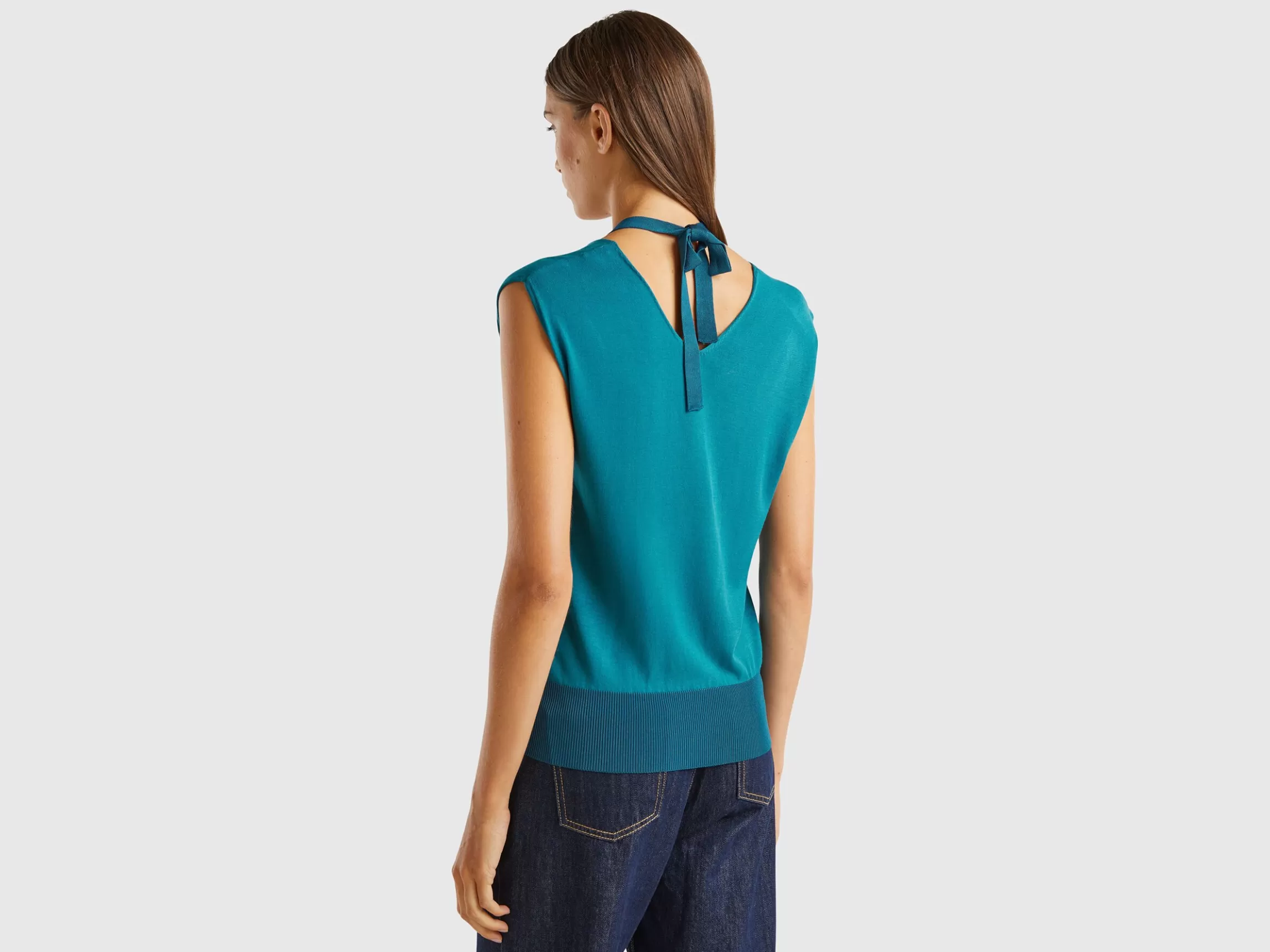 United Colors of Benetton Flowy sweater with V-neck and laces