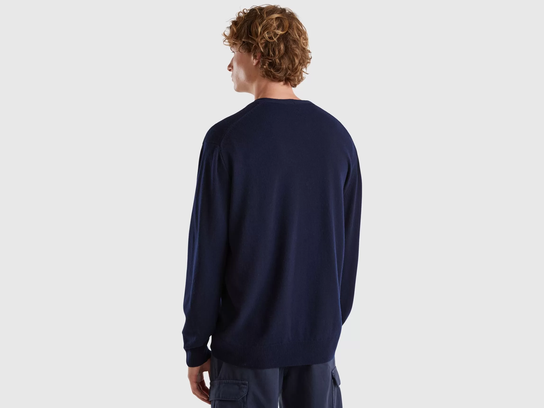 United Colors of Benetton Midnight blue V-neck cardigan in pure Merino wool