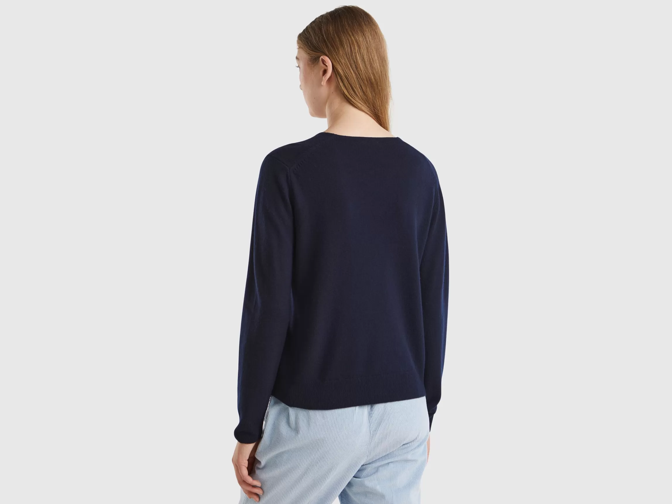 United Colors of Benetton Midnight blue V-neck sweater in pure Merino wool