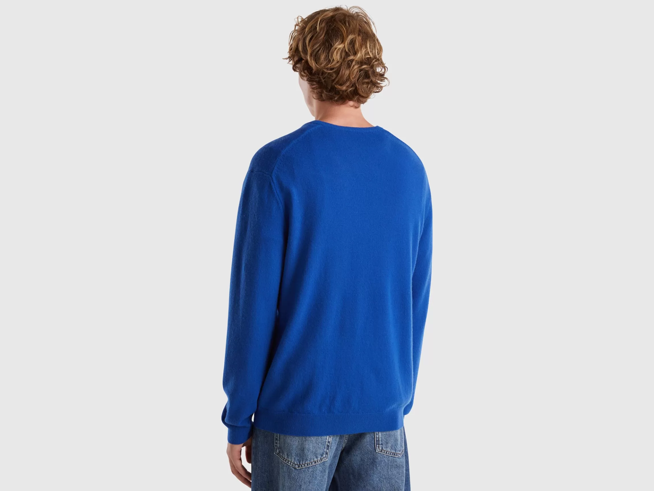 United Colors of Benetton Midnight blue V-neck sweater in pure Merino wool