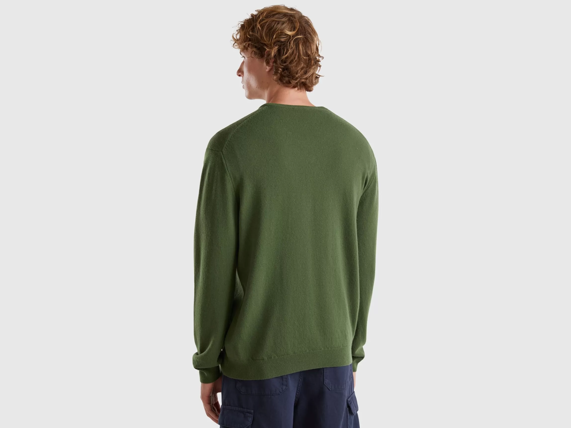 United Colors of Benetton V-neck sweater in pure Merino wool