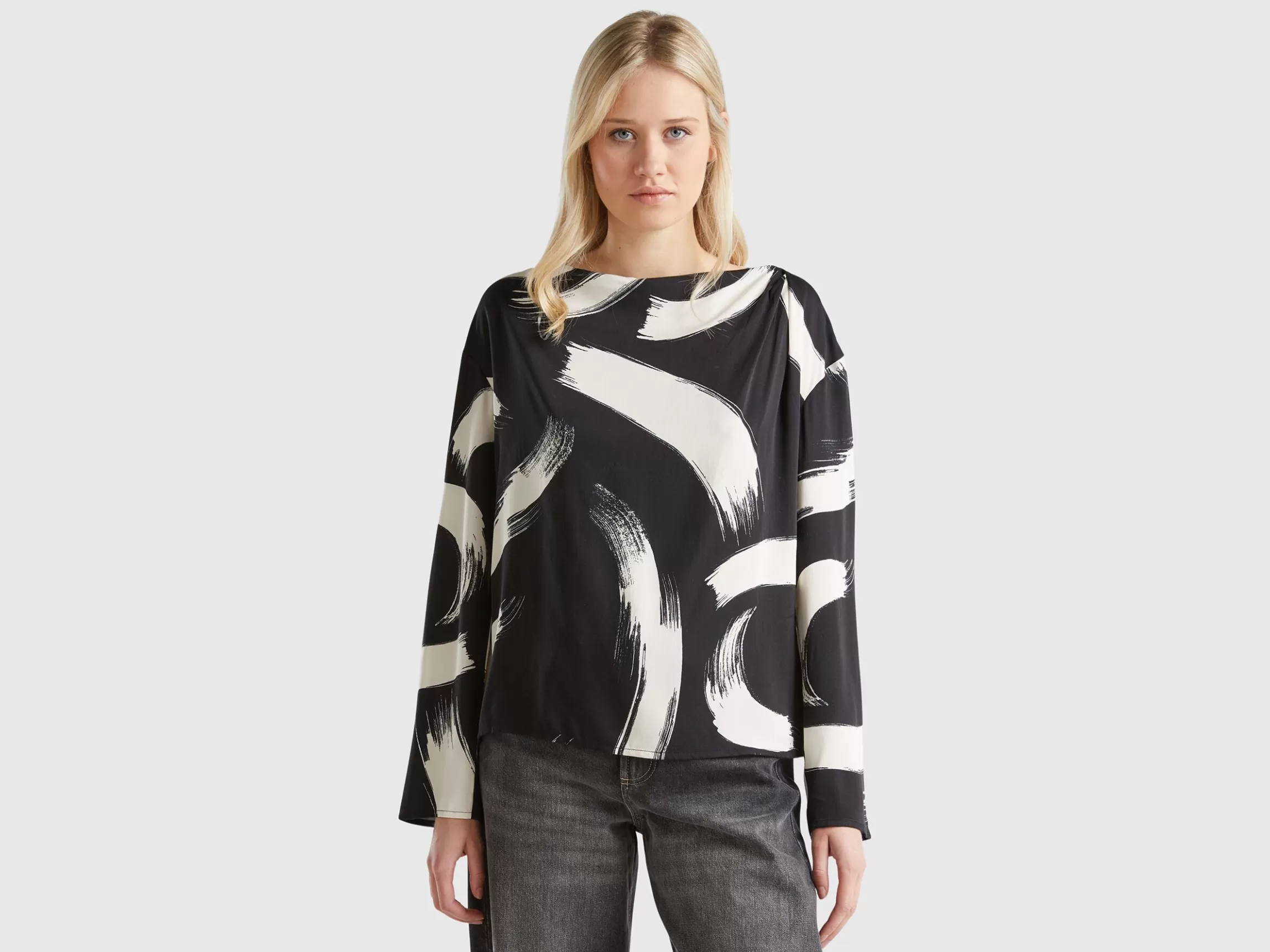 United Colors of Benetton Patterned flowy blouse