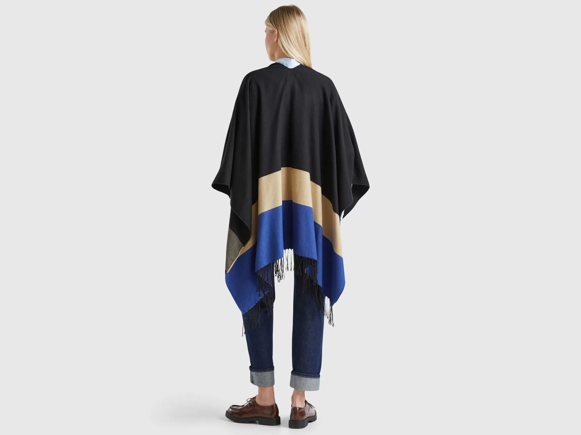 United Colors of Benetton Poncho in recycled fabric