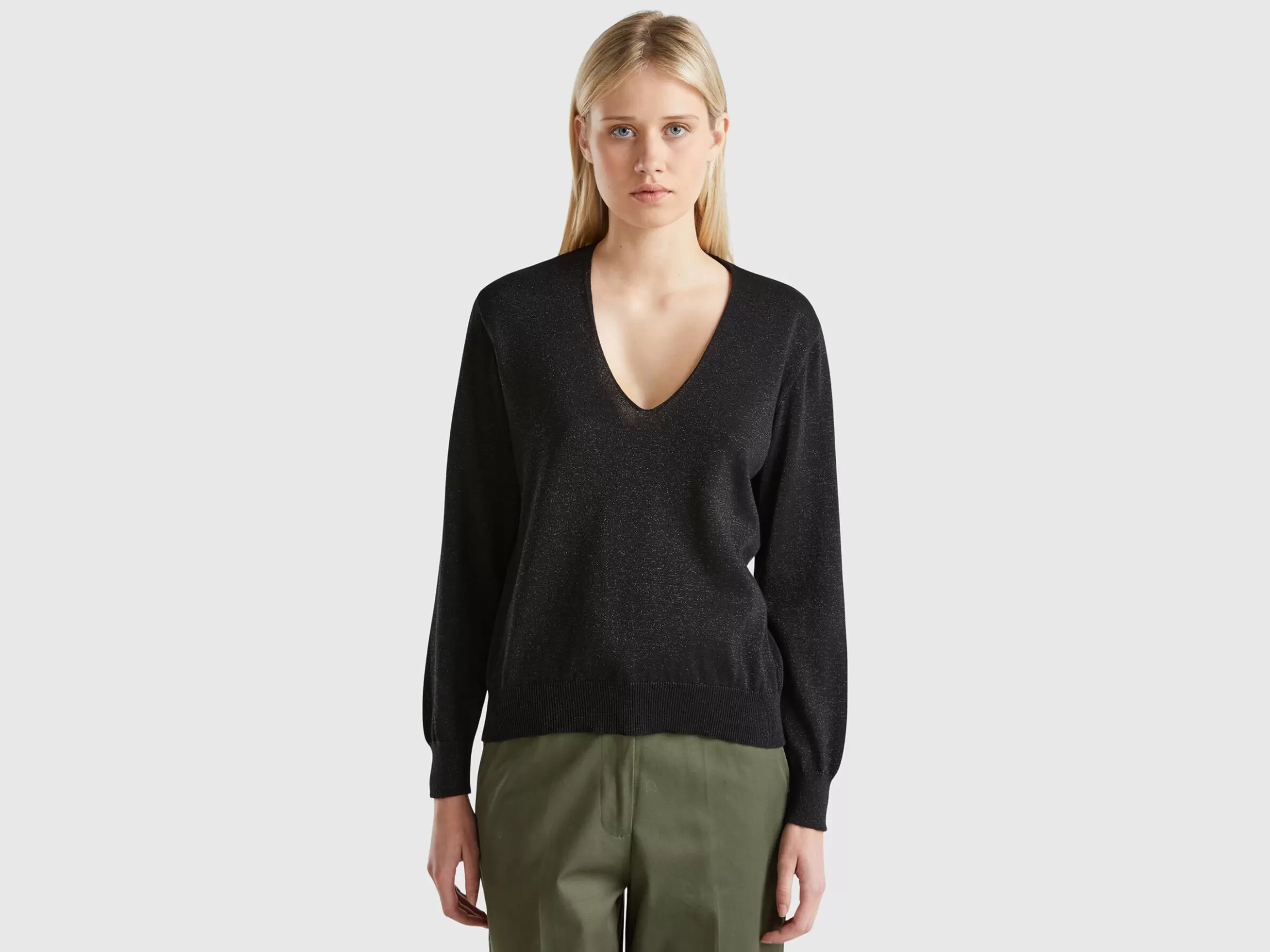 United Colors of Benetton Sweater with V-neck and lurex