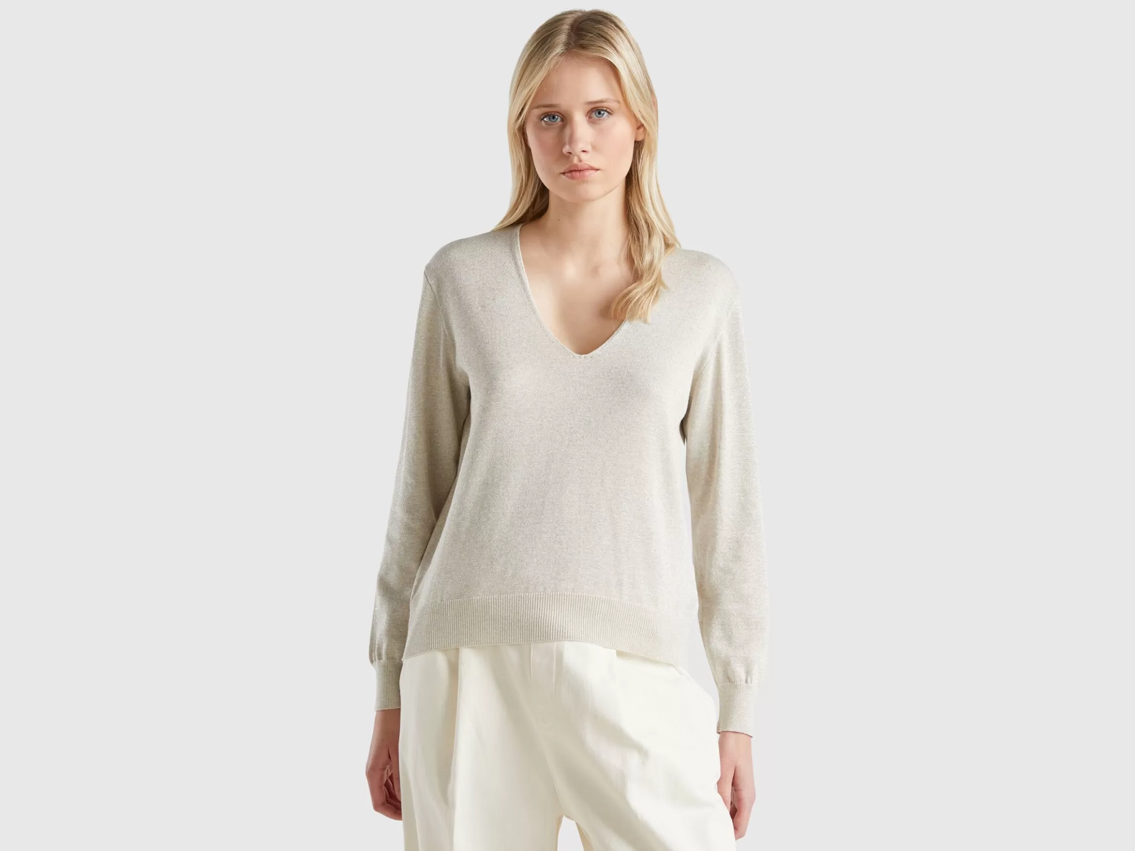 United Colors of Benetton Sweater with V-neck and lurex