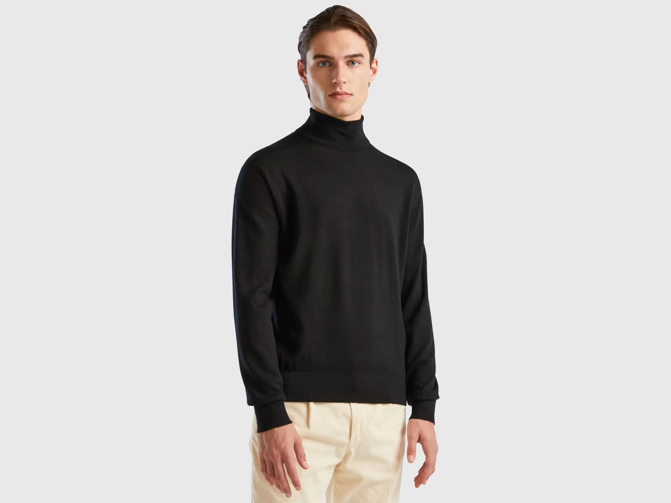 United Colors of Benetton Turtleneck in pure Merino wool