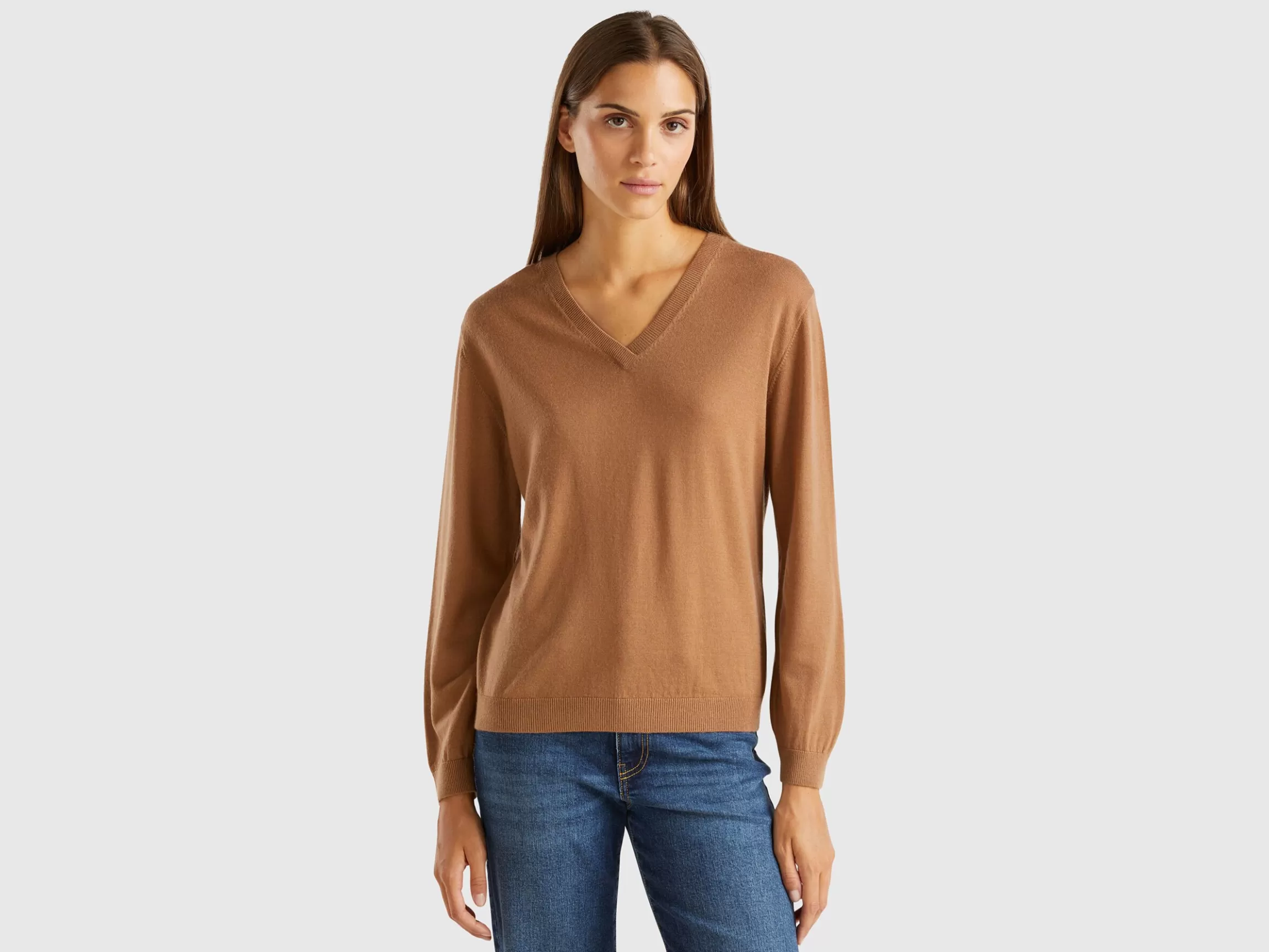 United Colors of Benetton V-neck sweater in pure Merino wool