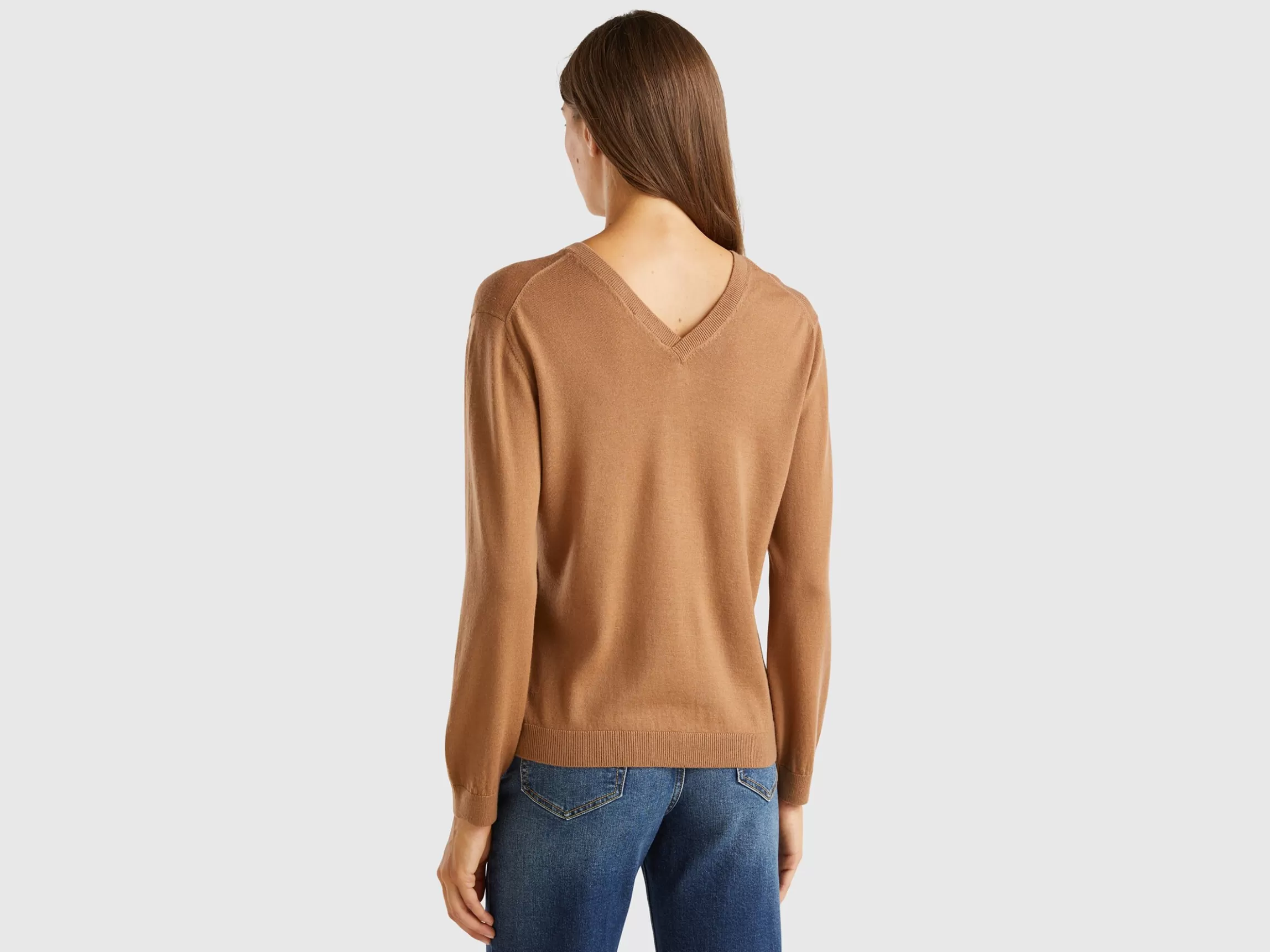 United Colors of Benetton V-neck sweater in pure Merino wool