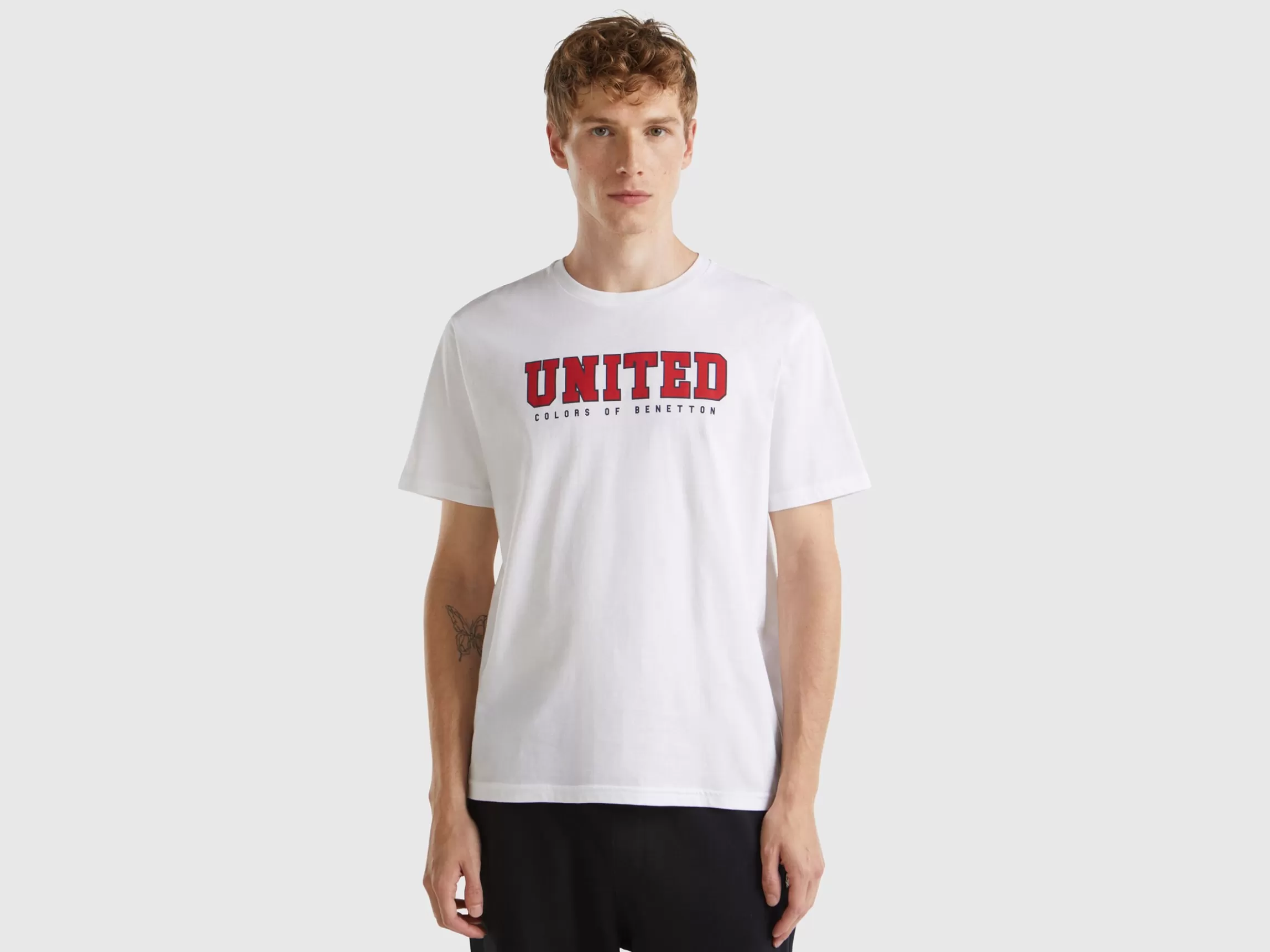 United Colors of Benetton organic cotton t-shirt with red logo