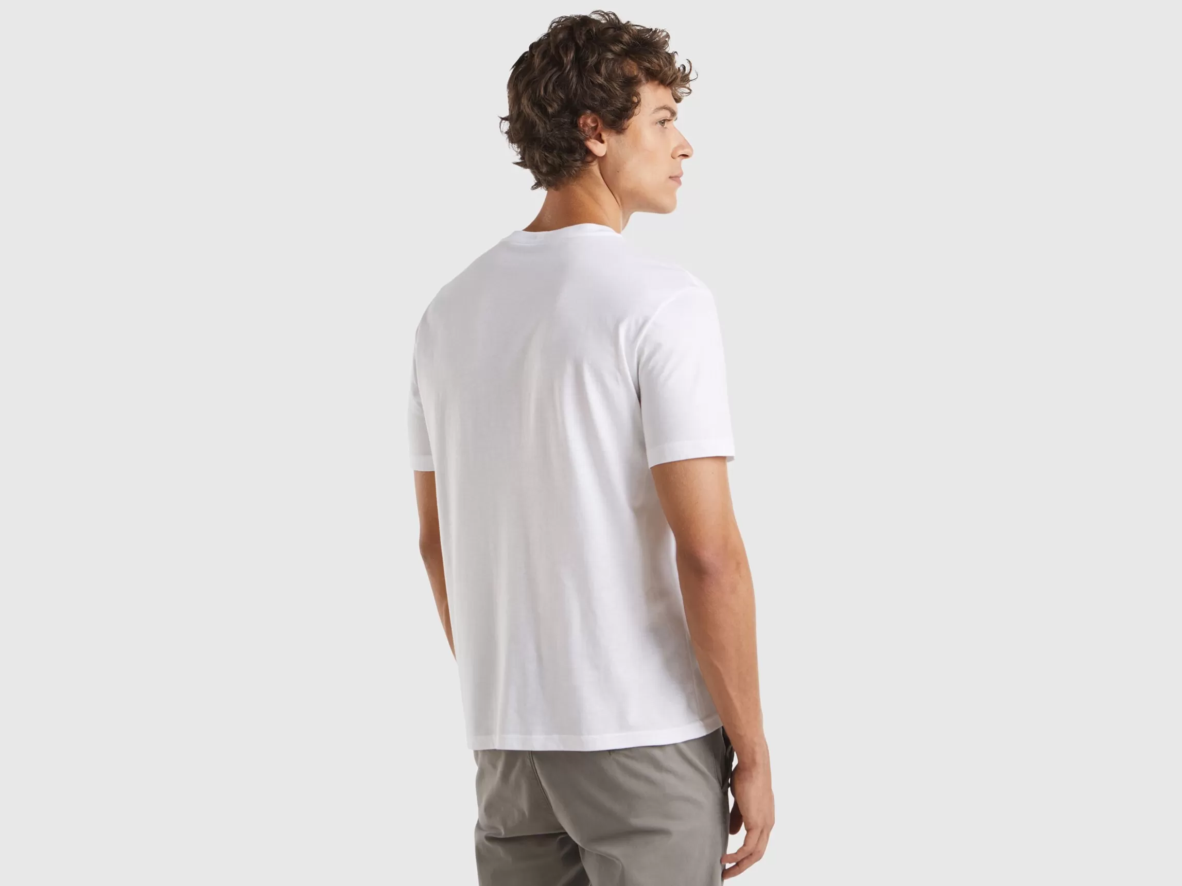 United Colors of Benetton t-shirt in organic cotton with multicolored logo